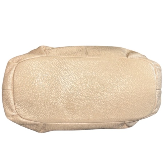 Sundance Pebbled Leather Handbag with Shoulder Strap in Blush Made in Italy - Picture 6 of 9